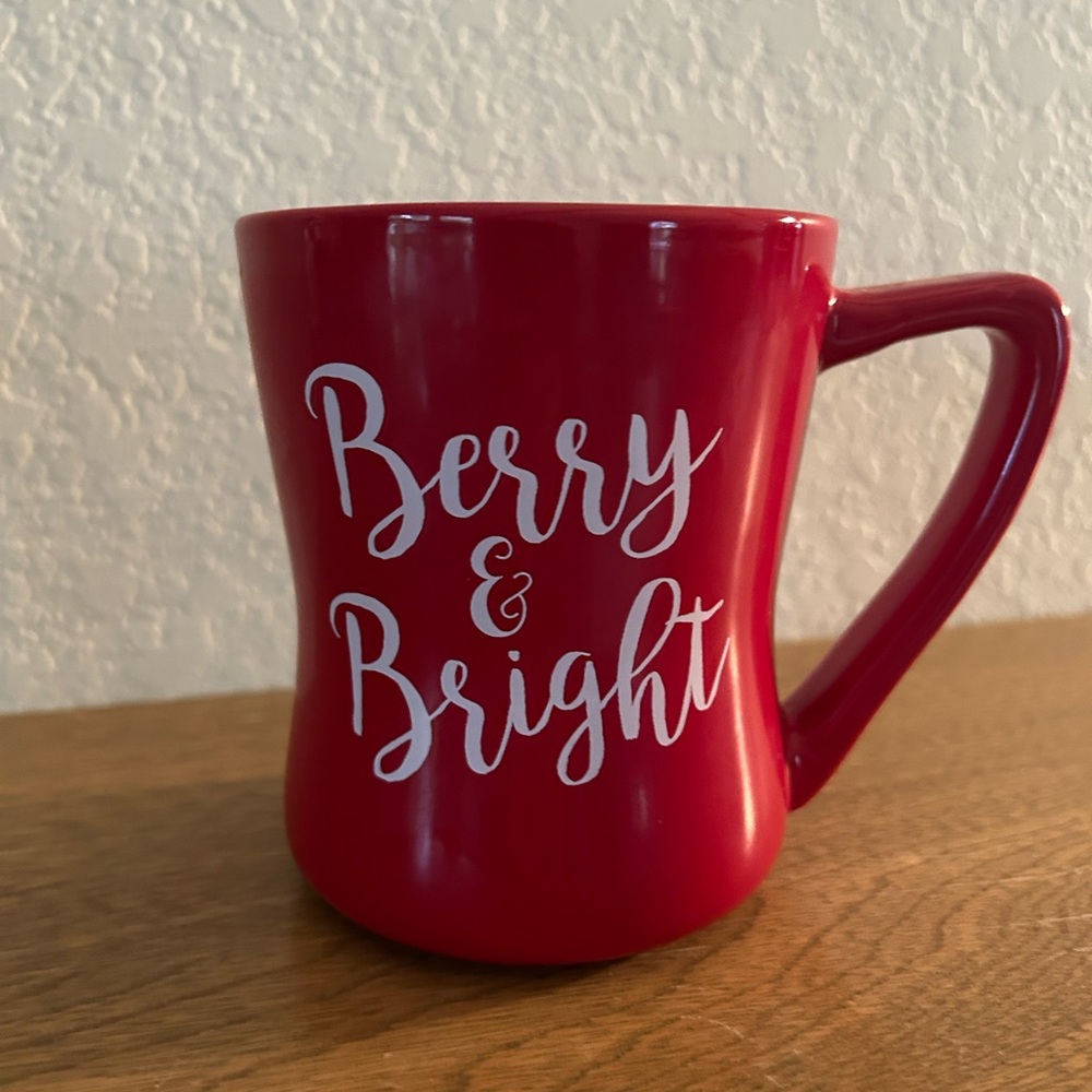 Edible arrangements Mug. “Berry & Bright”. Red large stable mug